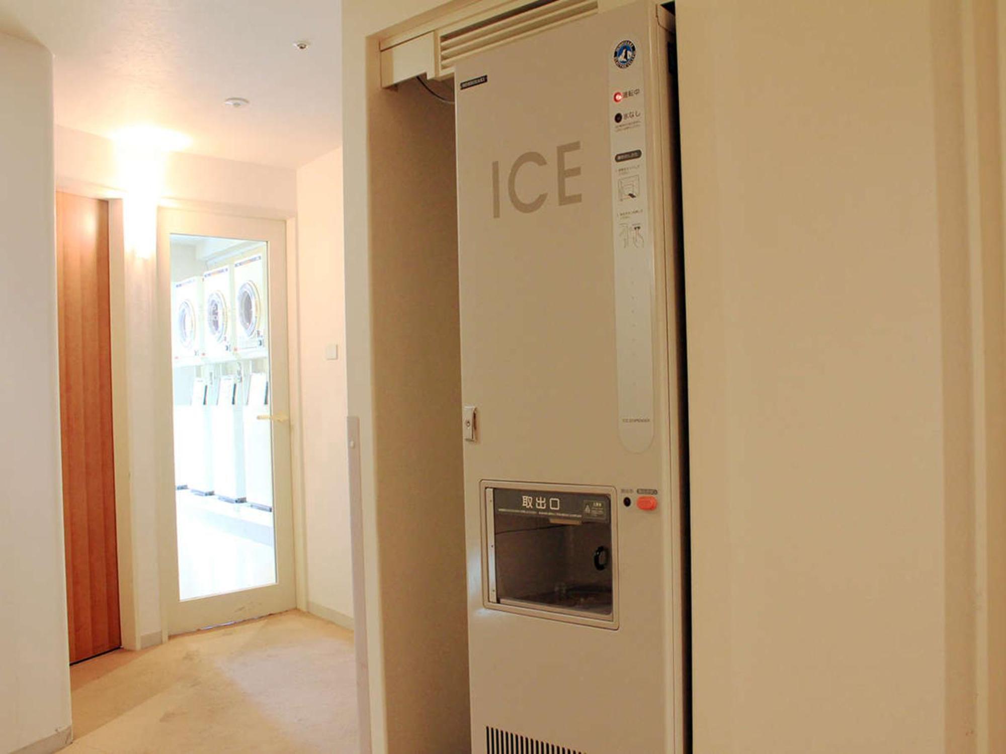Sapporo Prince Hotel Exterior foto A residential ice vending machine